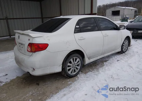 2010 Toyota Corolla S z USA, uszkodzony, nr VIN 2T1BU4EE9AC334821